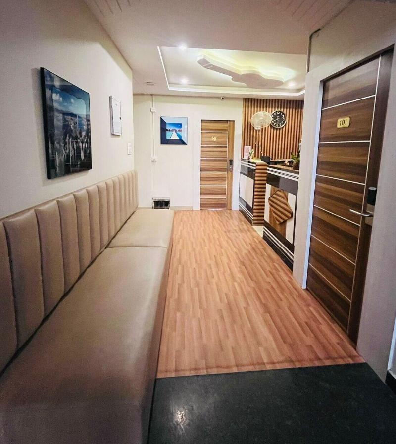 Avenue Suites image
