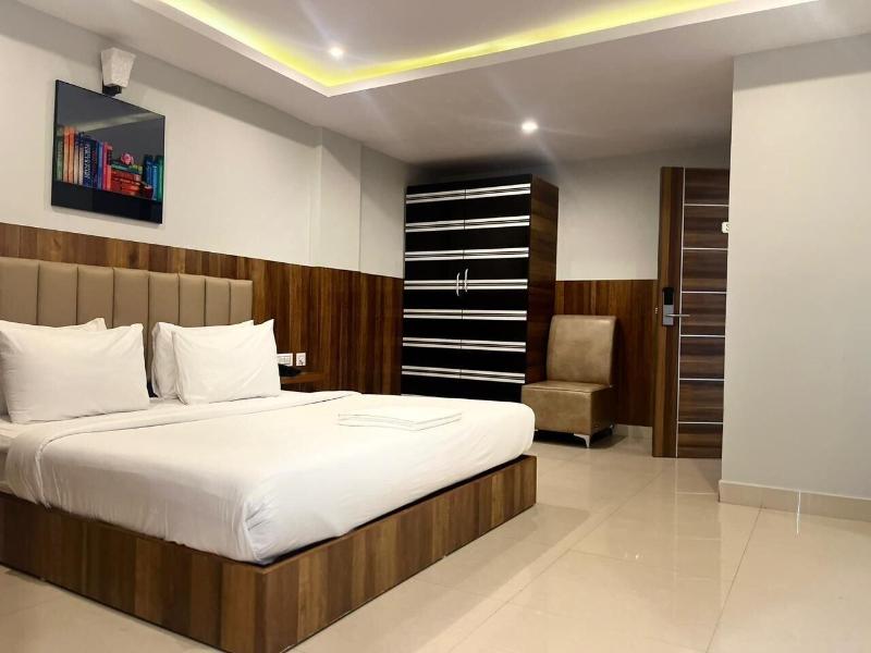 Avenue Suites image