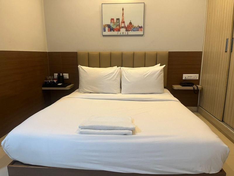 Avenue Suites image
