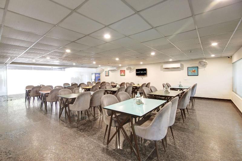 Saltstayz Select - Huda City Cente image