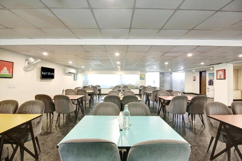 Saltstayz Select - Huda City Cente image