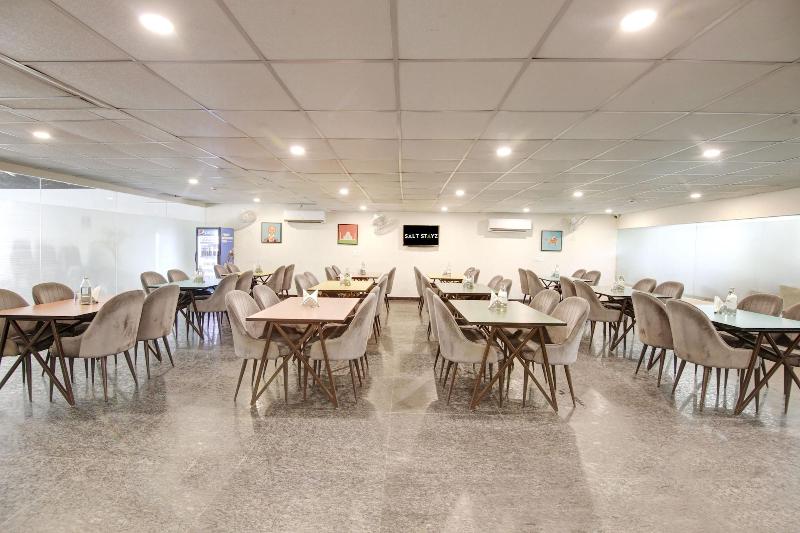 Saltstayz Select - Huda City Cente image