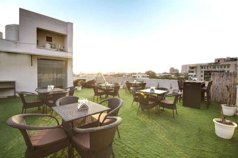 Saltstayz Select - Huda City Cente image