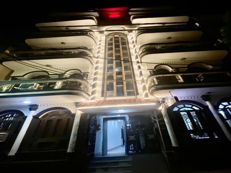 Hotel Om Plaza image