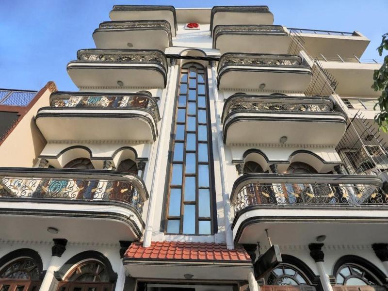 Hotel Om Plaza image