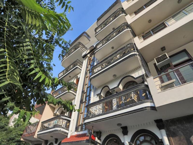 Hotel Om Plaza image