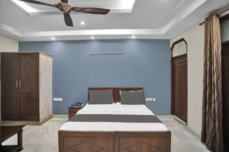 Hotel Om Plaza image