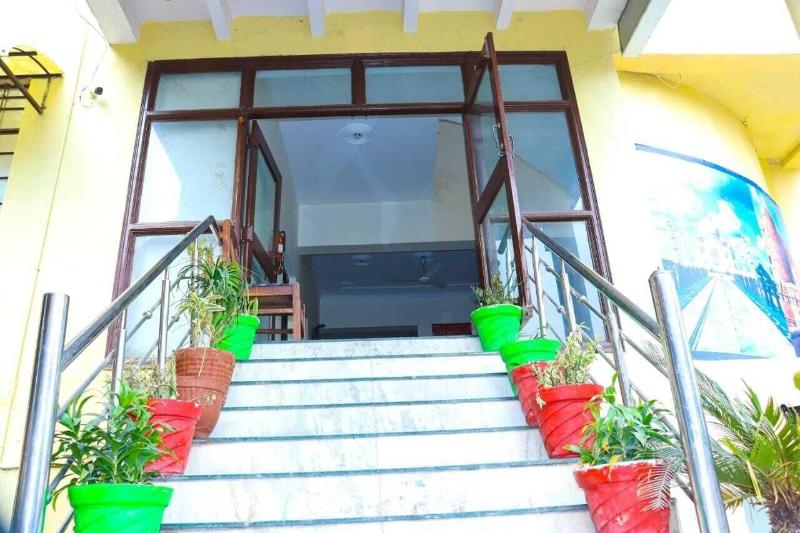 Hotel Ambika Palace By Shiwani Associate image