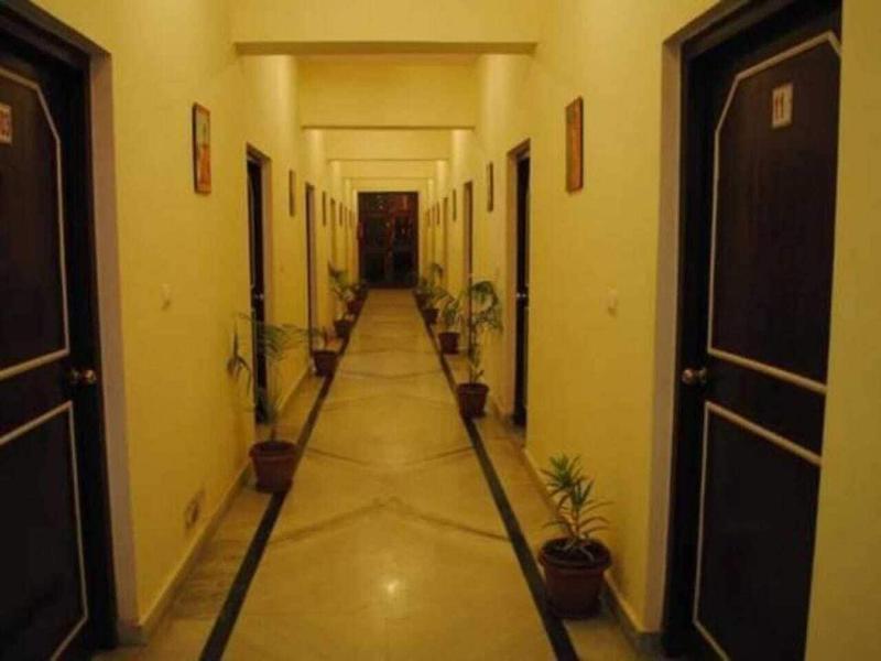 Hotel Ambika Palace By Shiwani Associate image
