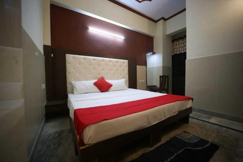Hotel Ambika Palace By Shiwani Associate image