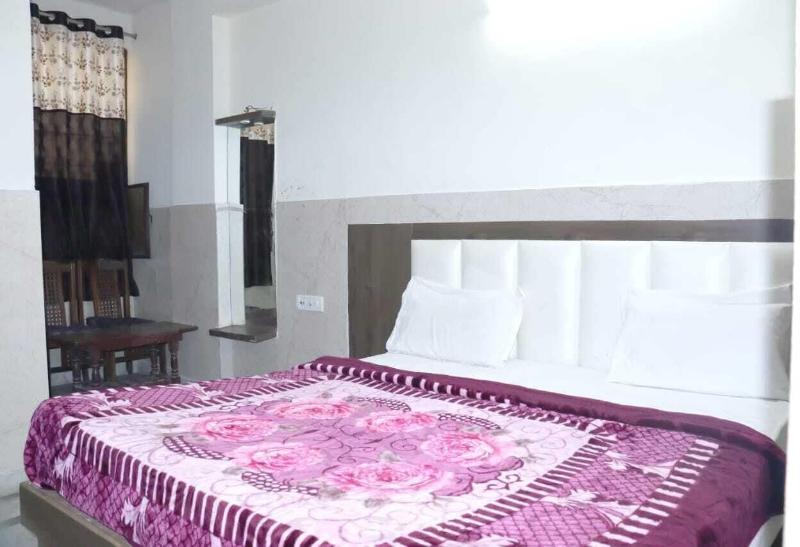 Hotel Ambika Palace By Shiwani Associate image