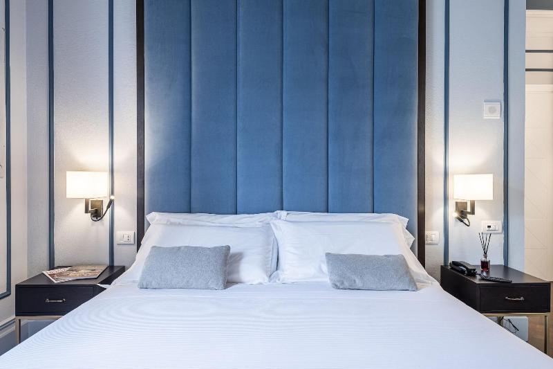 Glimpse Hotel image