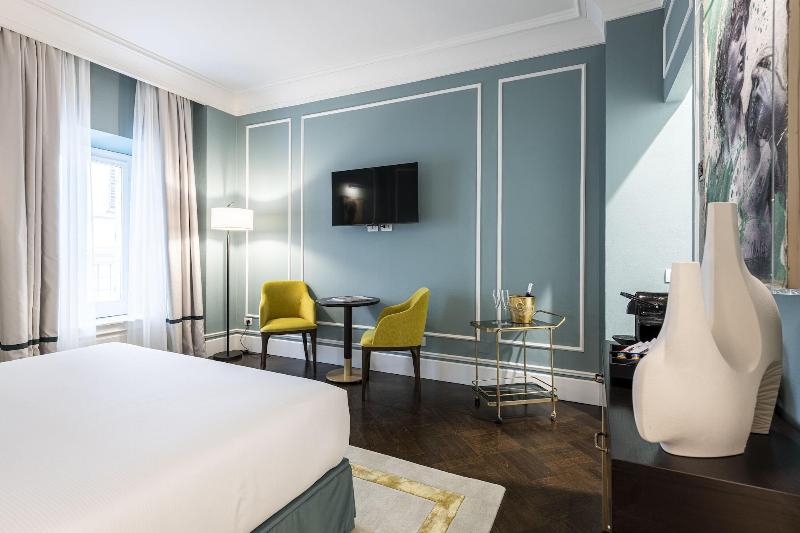 Glimpse Hotel image