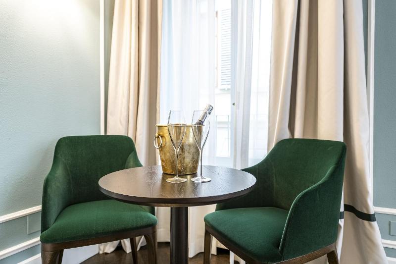 Glimpse Hotel image