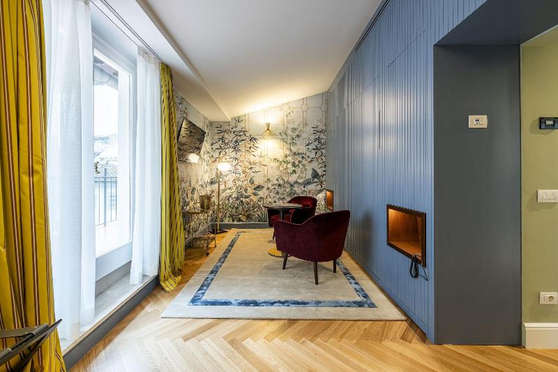 Glimpse Hotel image