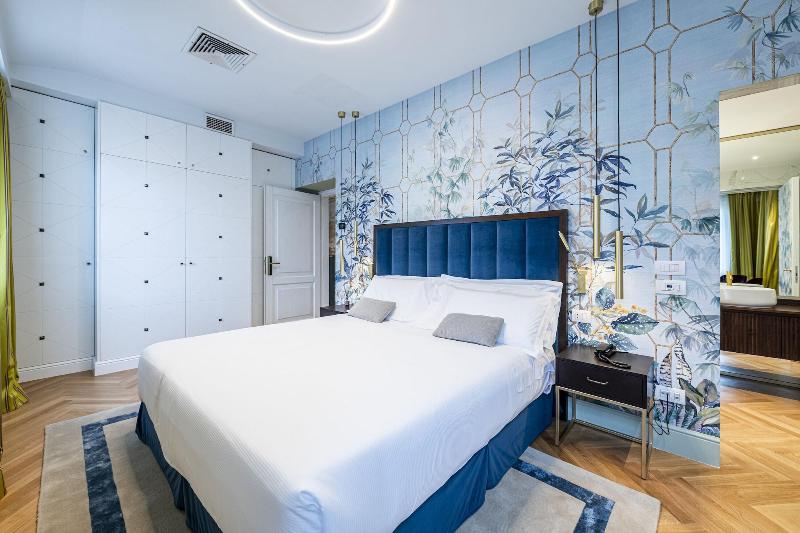 Glimpse Hotel image