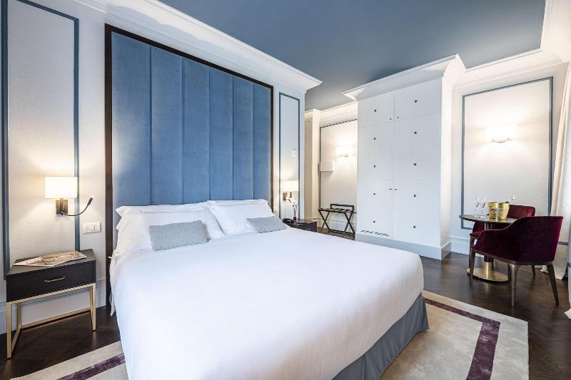 Glimpse Hotel image