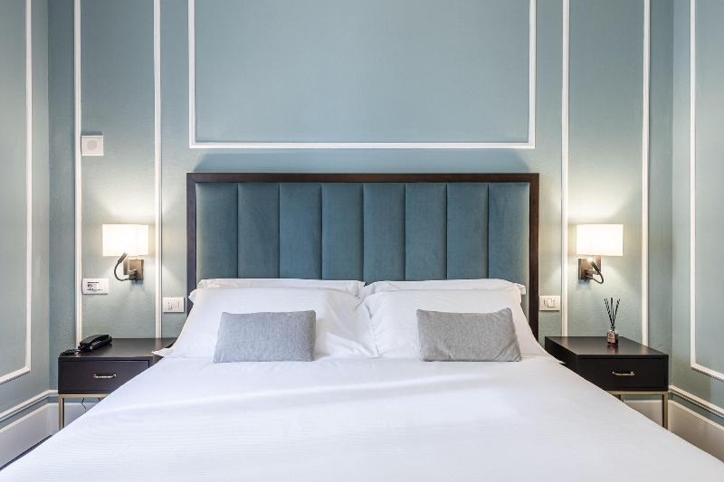 Glimpse Hotel image