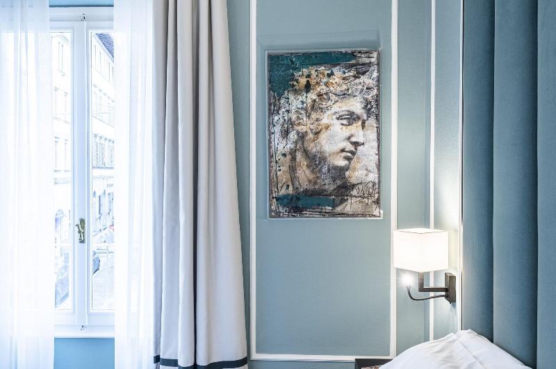 Glimpse Hotel image