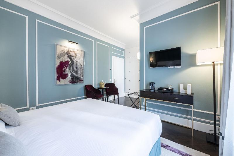 Glimpse Hotel image