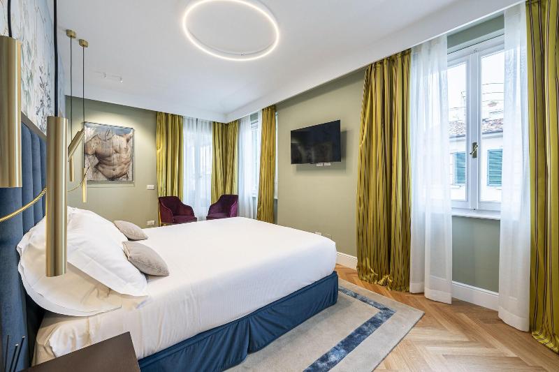 Glimpse Hotel image