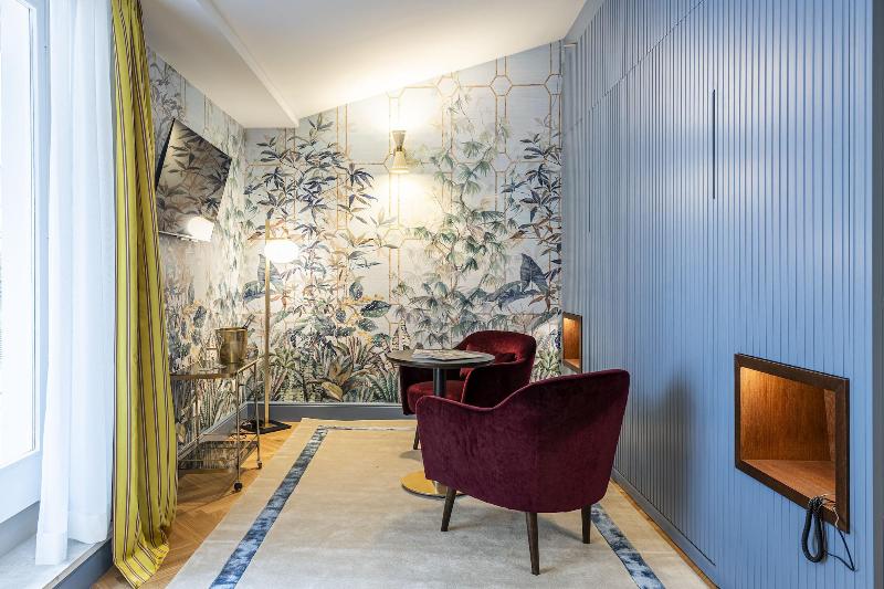 Glimpse Hotel image