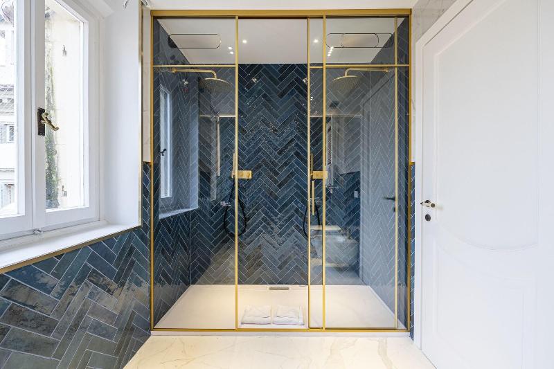 Glimpse Hotel image