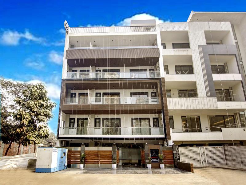360 Degree Hotel Medicity image
