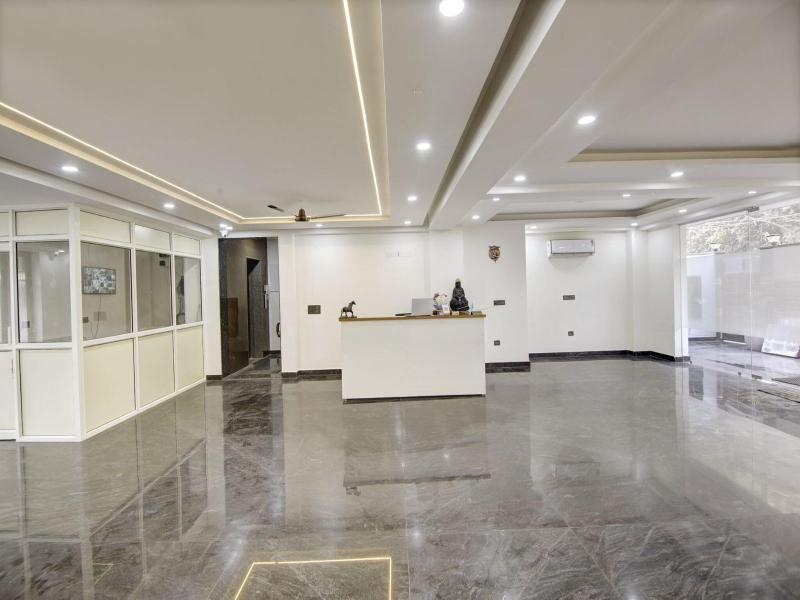360 Degree Hotel Medicity image
