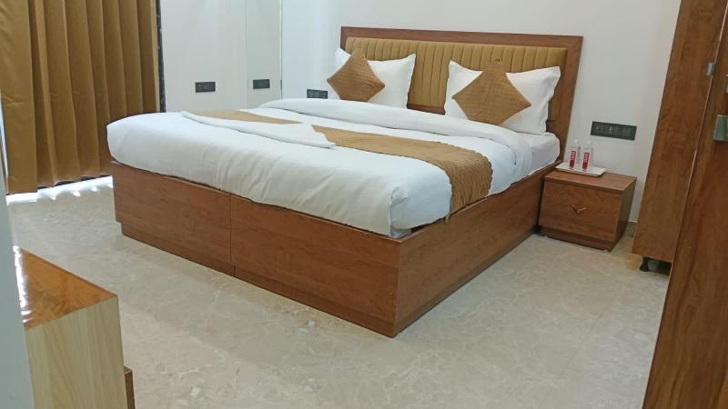 360 Degree Hotel Medicity image