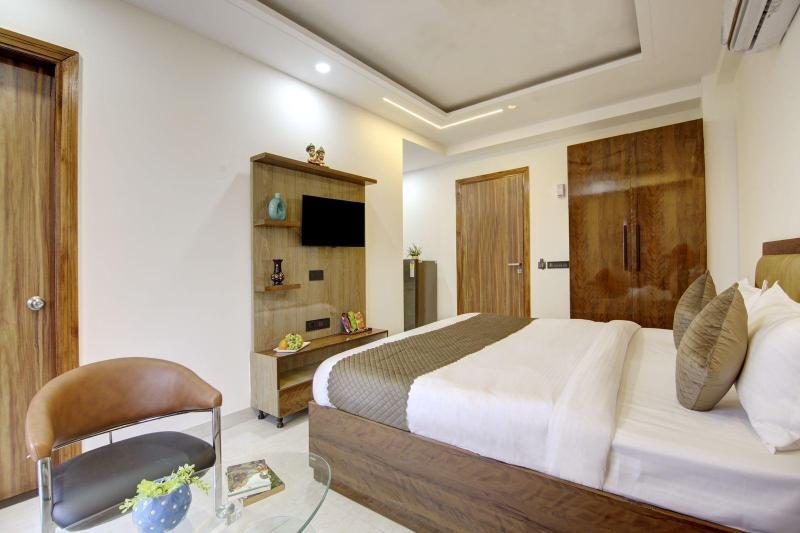 360 Degree Hotel Medicity image