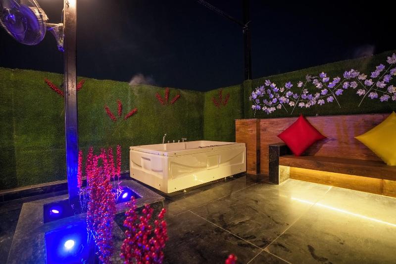 Orsom Stays -sector 42 Gurgaon image