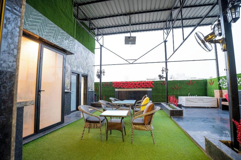 Orsom Stays -sector 42 Gurgaon image
