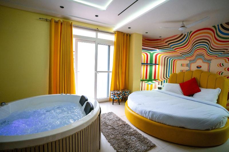 Orsom Stays -sector 42 Gurgaon image