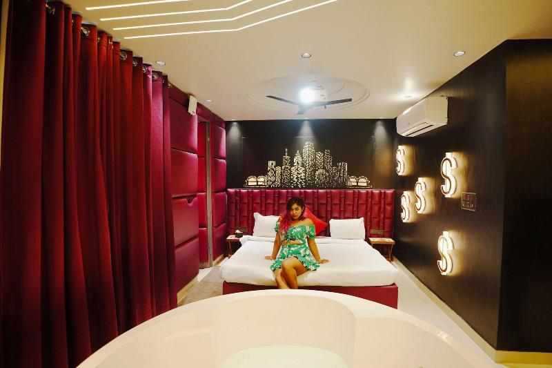 Orsom Stays -sector 42 Gurgaon image