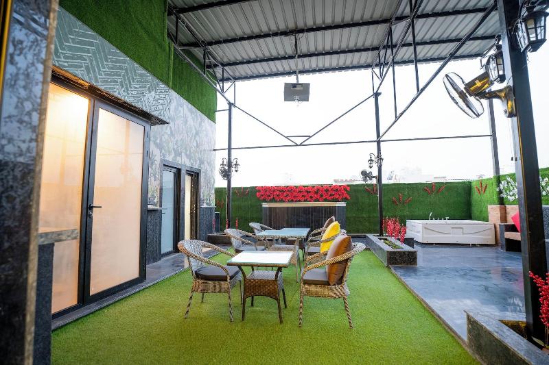 Orsom Stays -sector 42 Gurgaon image