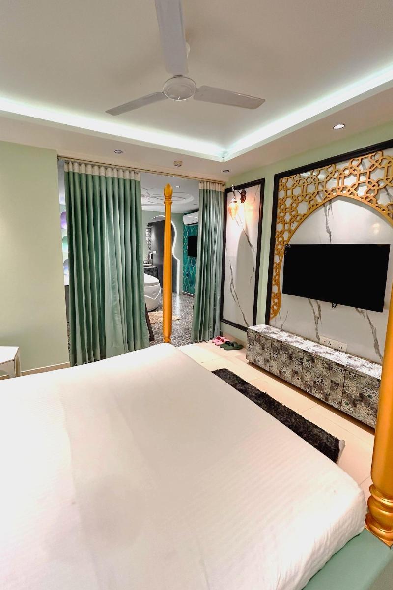 Orsom Stays -sector 42 Gurgaon image
