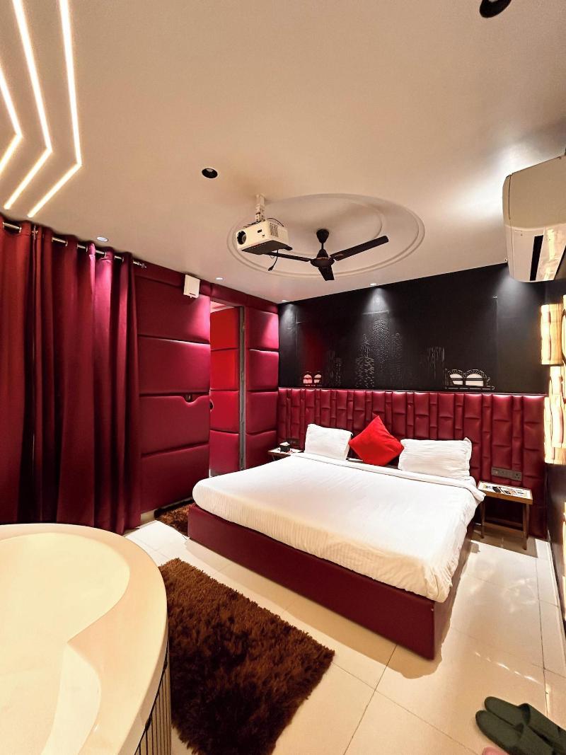 Orsom Stays -sector 42 Gurgaon image
