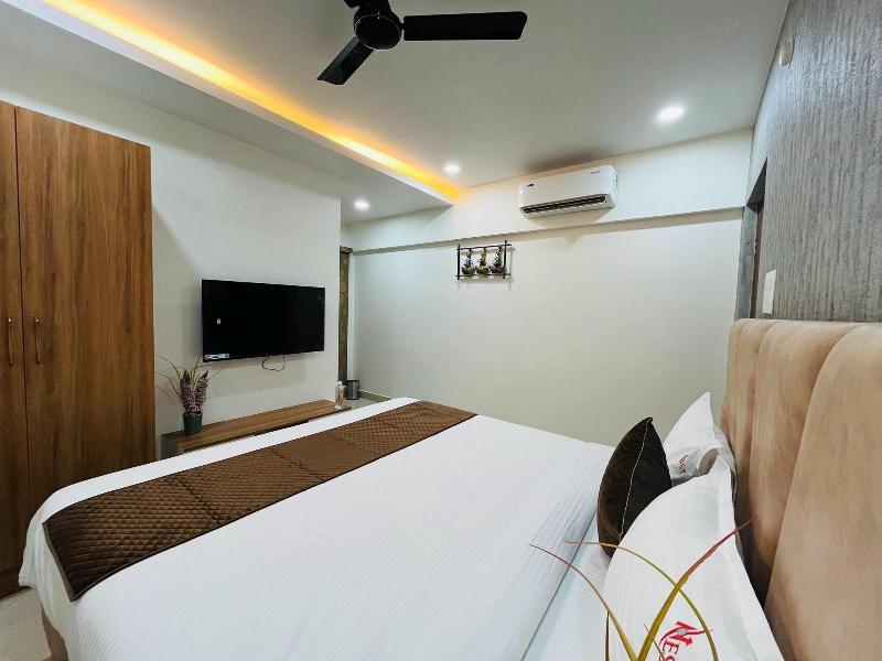 Viola Suites — view