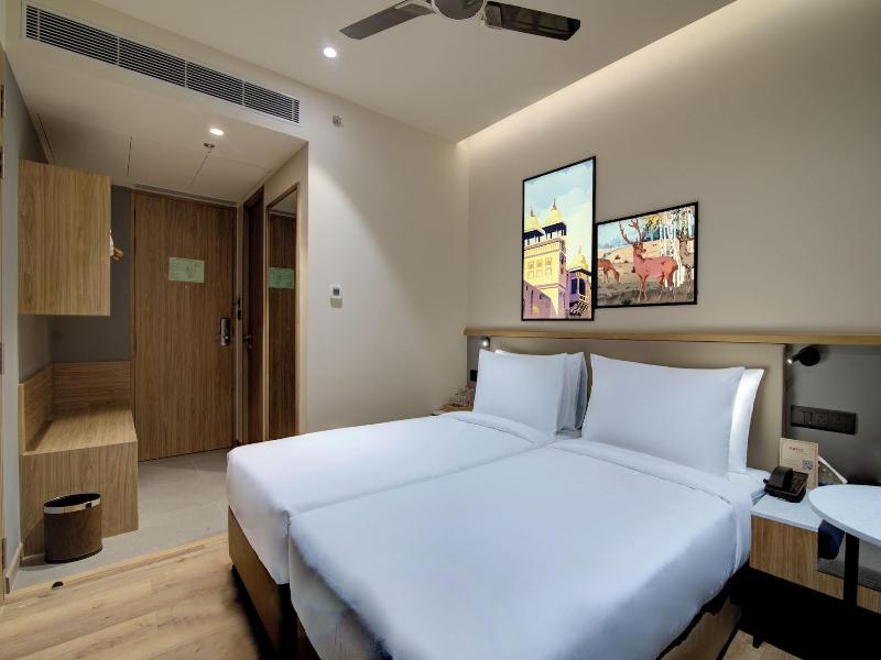 7 Apple Hotel Jal Mahal Jaipur image