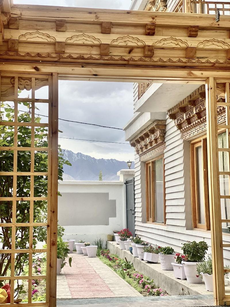 Hotel Yarab Tso image