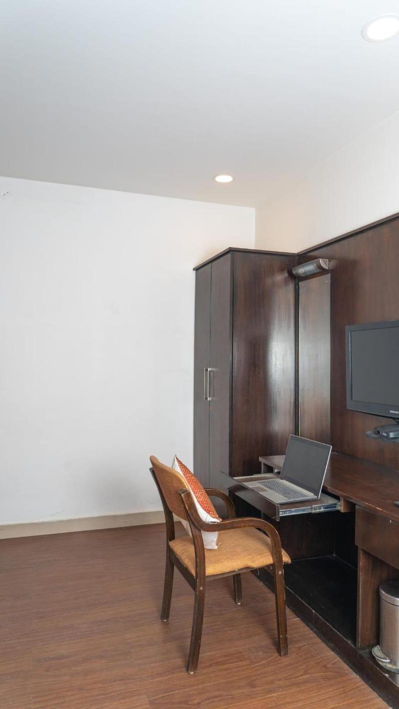 Hotel Scarlet image