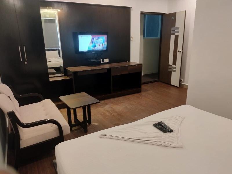 Hotel Scarlet image
