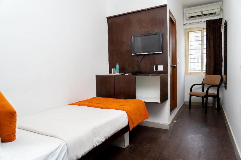 Hotel Scarlet image