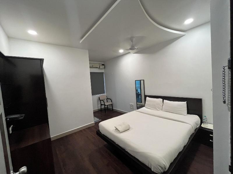 Hotel Scarlet image