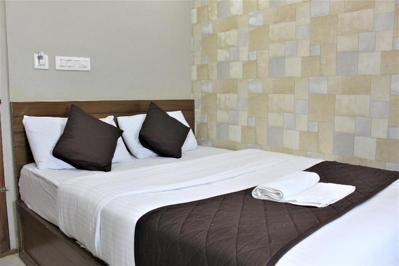 Olivia Inn And Suites image