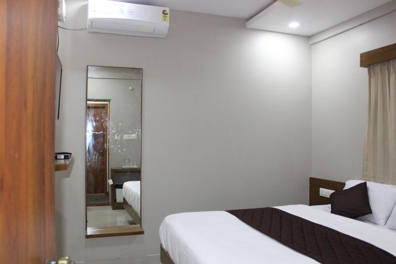 Olivia Inn And Suites image