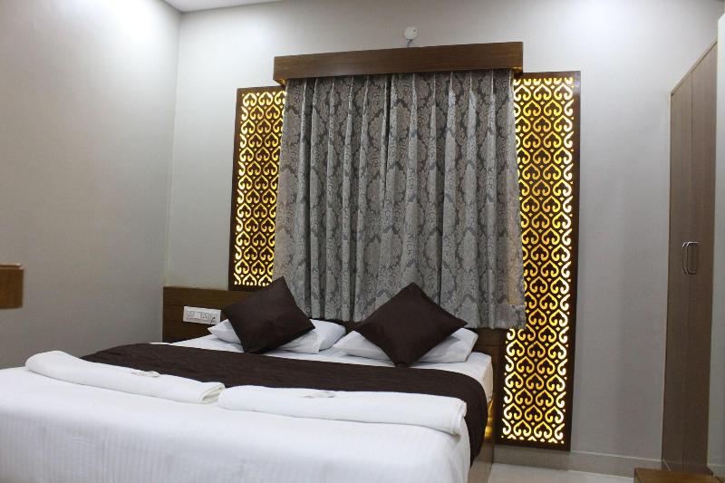 Olivia Inn And Suites image