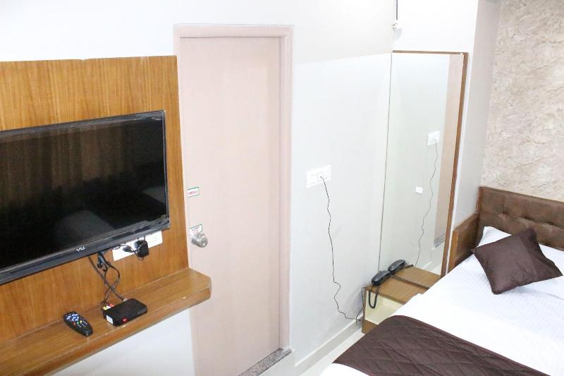 Olivia Inn And Suites image