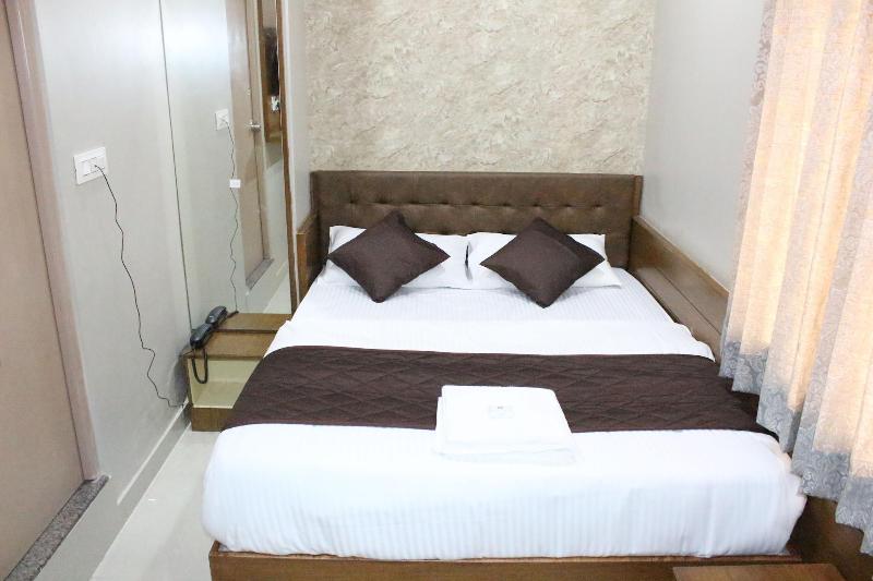 Olivia Inn And Suites image